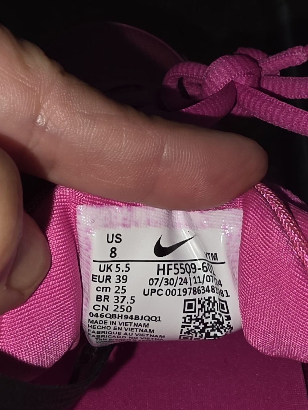 Nike Dn8 Pink And Black Women's Running Shoes with Logo Tag